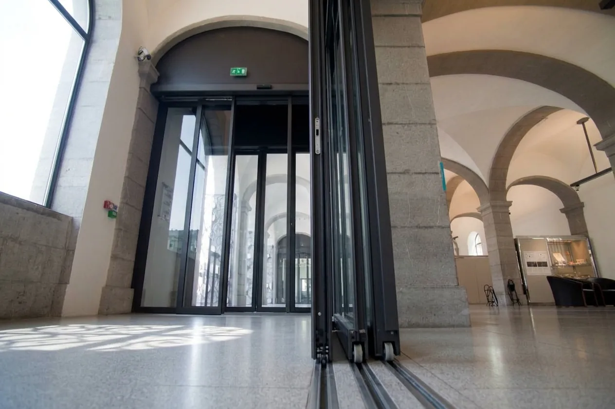 Maintenance de porte automatique conforme EN 16005 pour ERP à Montpellier